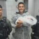 Policiais ajudam mulher durante parto em Itamaracá