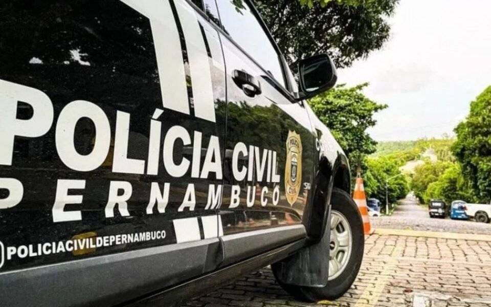 Viatura policial durante atendimento de ocorrência em Passira