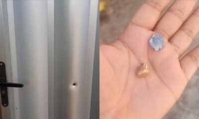 Marca de tiro e projéteis encontrados no terreiro.