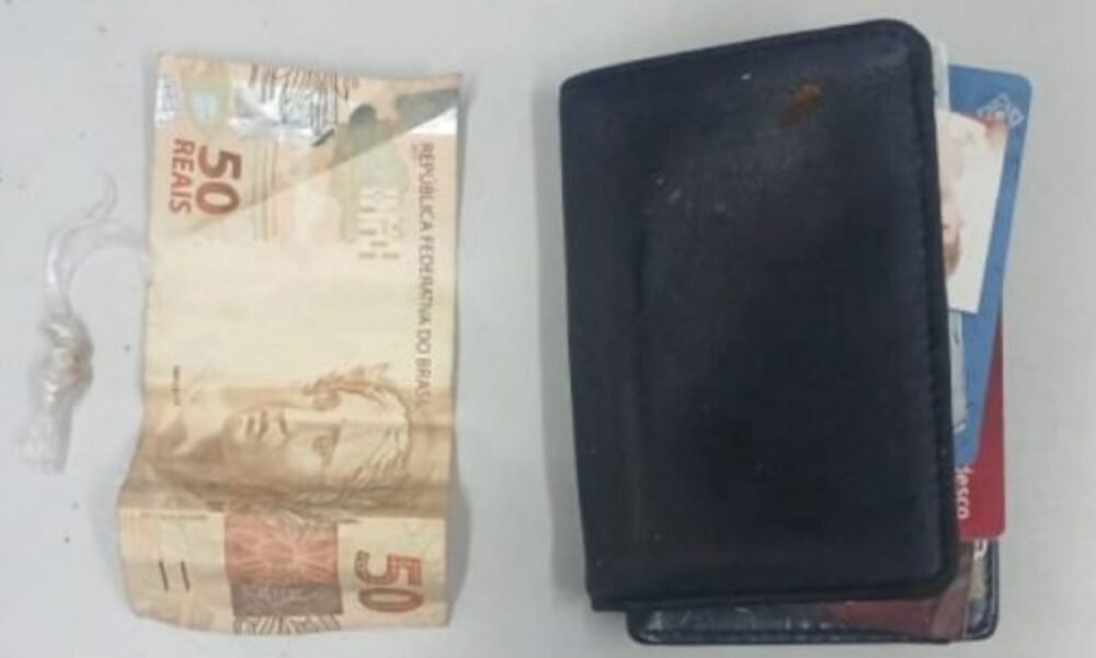 Dinheiro apreendido com suspeito em Boa Viagem.