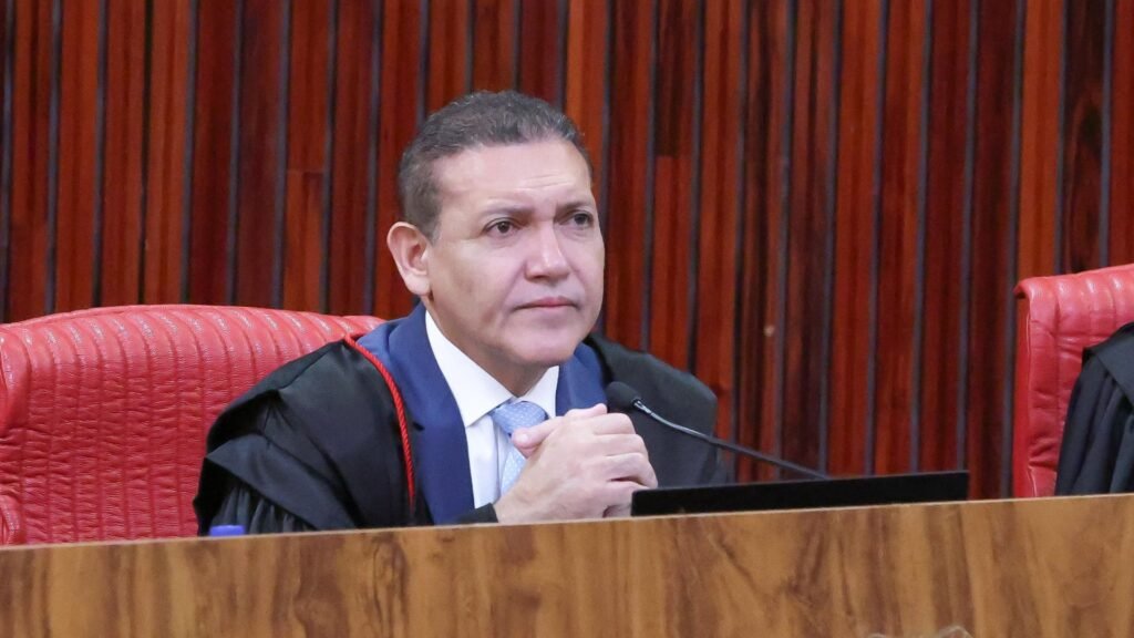 Nunes Marques cobra explicações da Secom