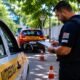 Agente acompanha exame prático de direção