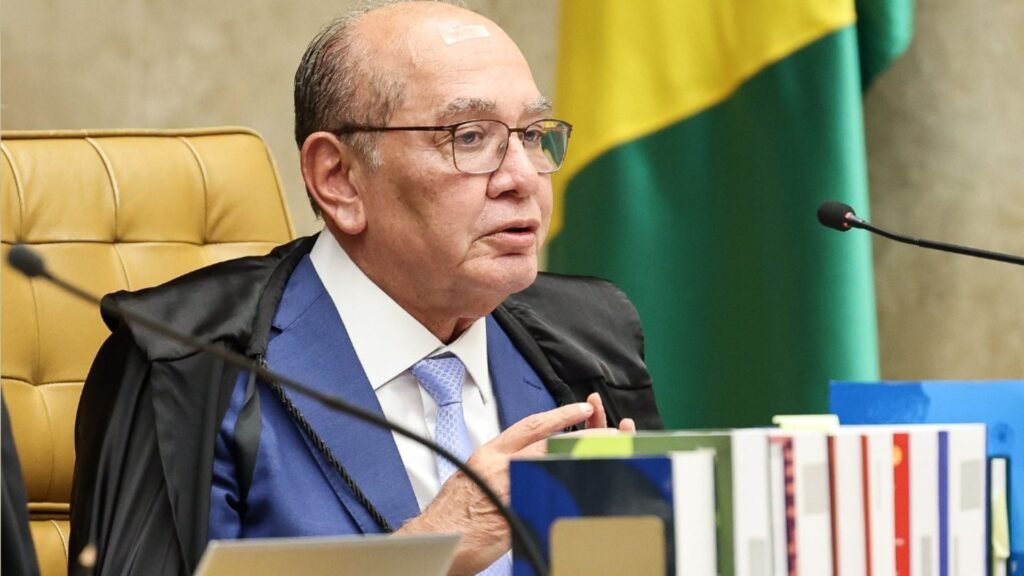 Gilmar Mendes durante sessão