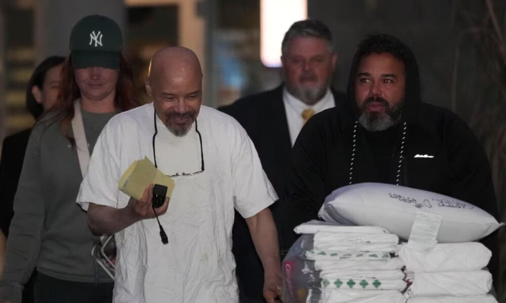 Douglas Carter deixa prisão em Utah