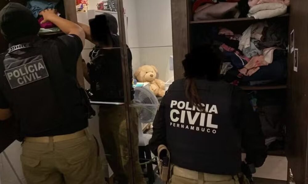 Polícia Civil cumpre mandado durante a Operação Checkpoint