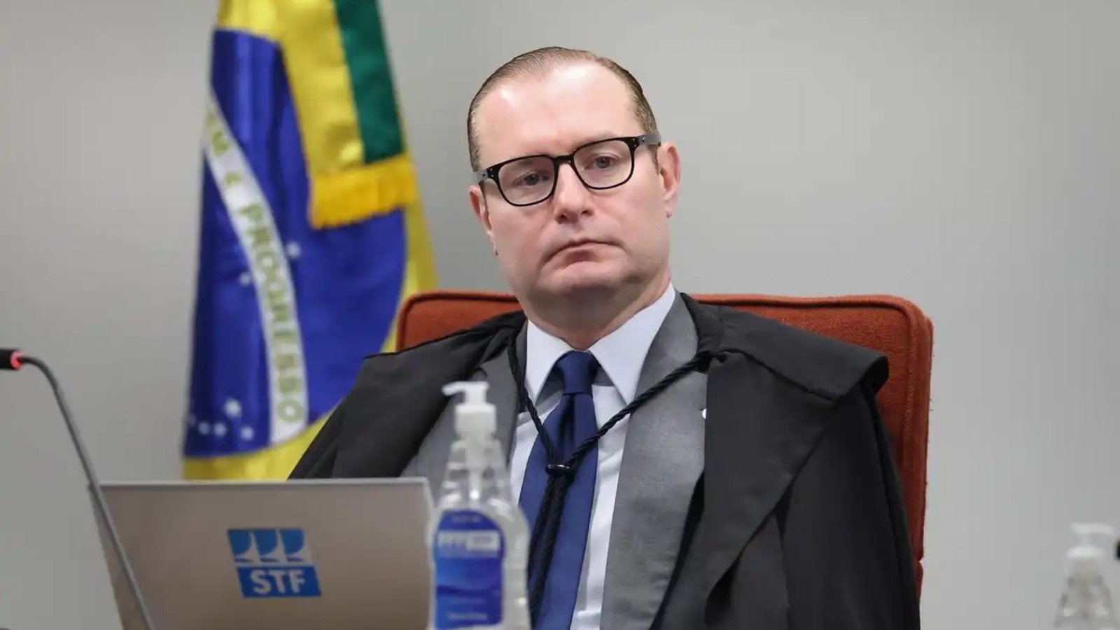 Cristiano Zanin durante sessão do STF