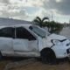 Carro após colisão na Estrada da Mumbec