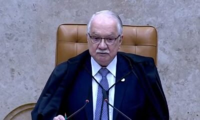 Edson Fachin durante sessão do STF
