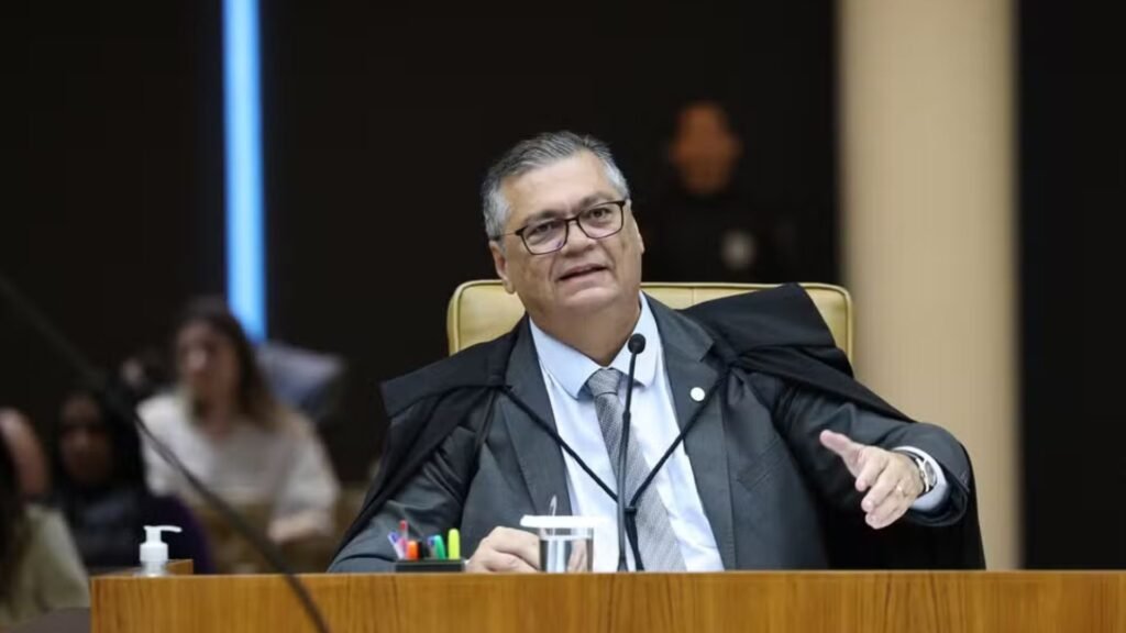 Flávio Dino durante sessão plenária do STF
