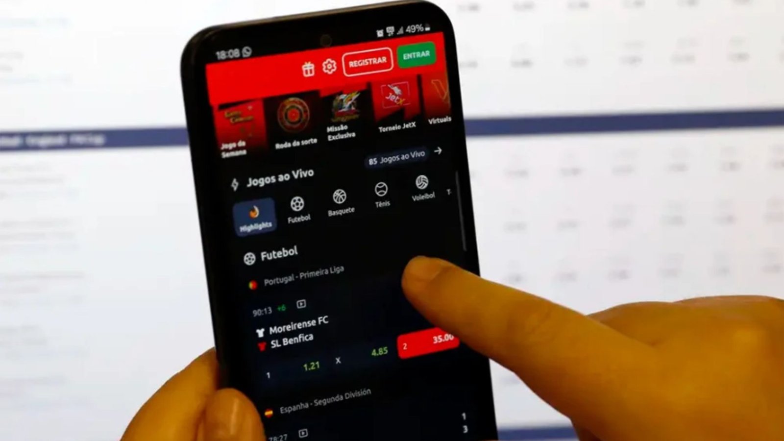 Plataforma de apostas esportivas aberta em um celular