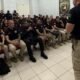 Policiais civis cumprem mandados durante a Operação Alvitre III em Pernambuco