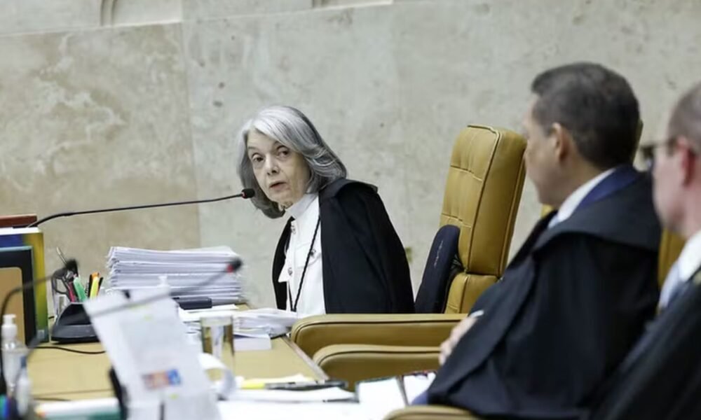 Cármen Lúcia durante sessão no STF