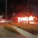 Ônibus incendiado na BR-101, no Recife