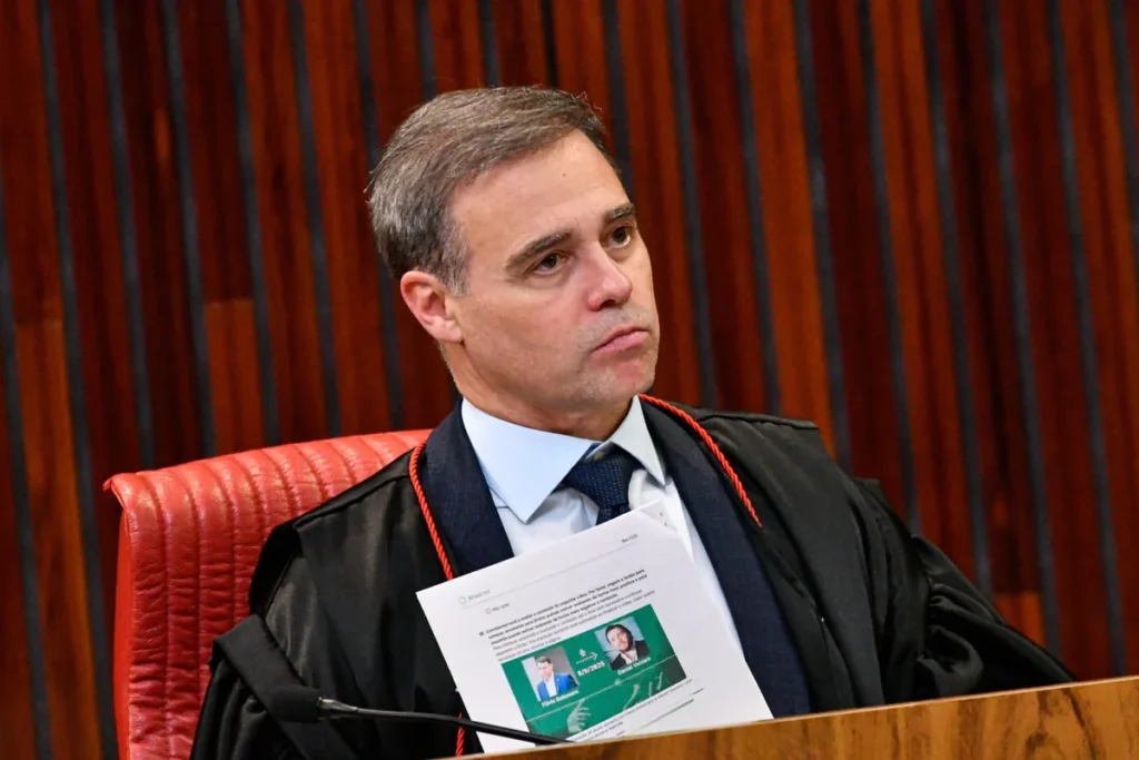 André Mendonça afirmou que o encontro com Vorcaro tratou de processo sobre precatório