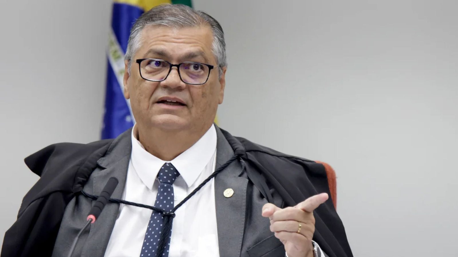 Dino declara perda de objeto de ação sobre Nossa Senhora após decisão do TSE